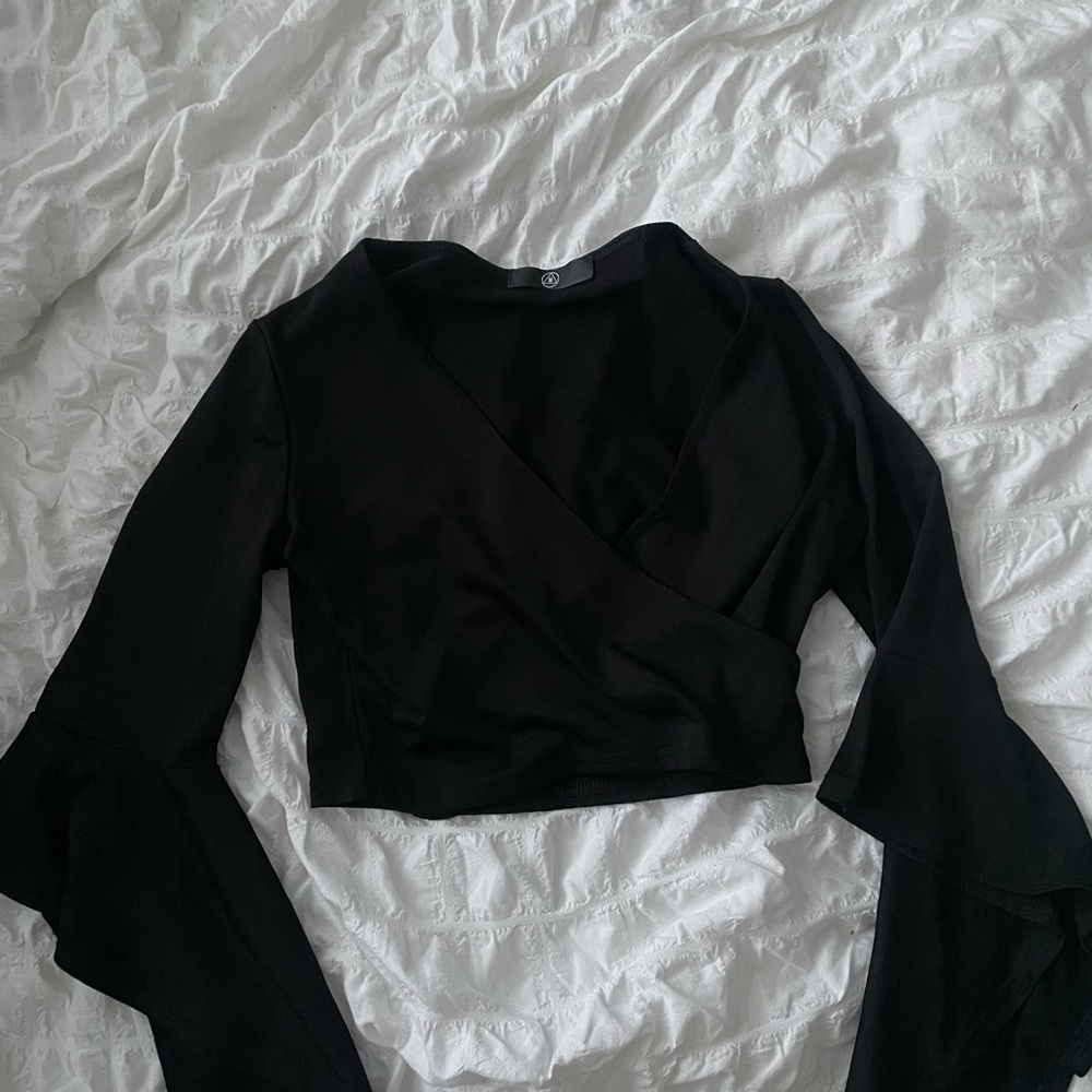 Missguided black vneck twist crop top with bell grill sleeves